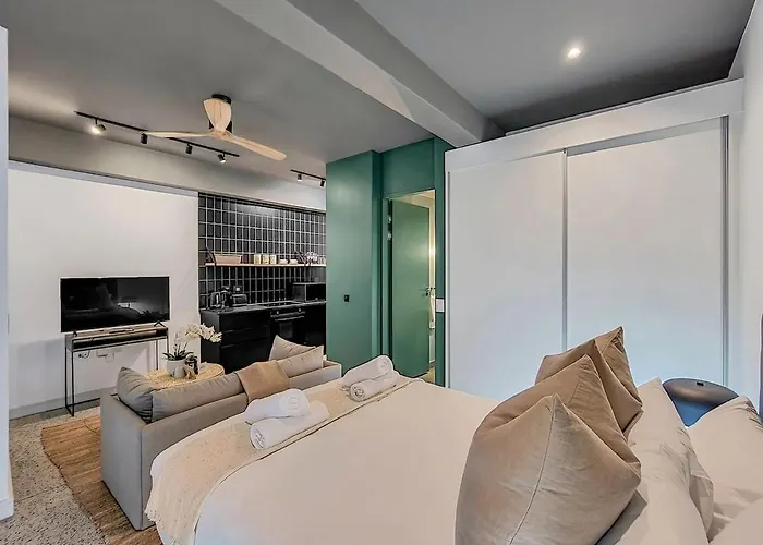 City Hub- Cticc, Patio, Rooftop Pool!